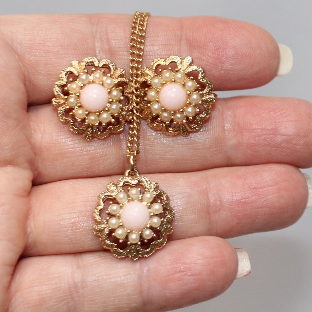 Sarah Coventry Vintage Floral Matching Pearl Necklace and Clip Earring Set